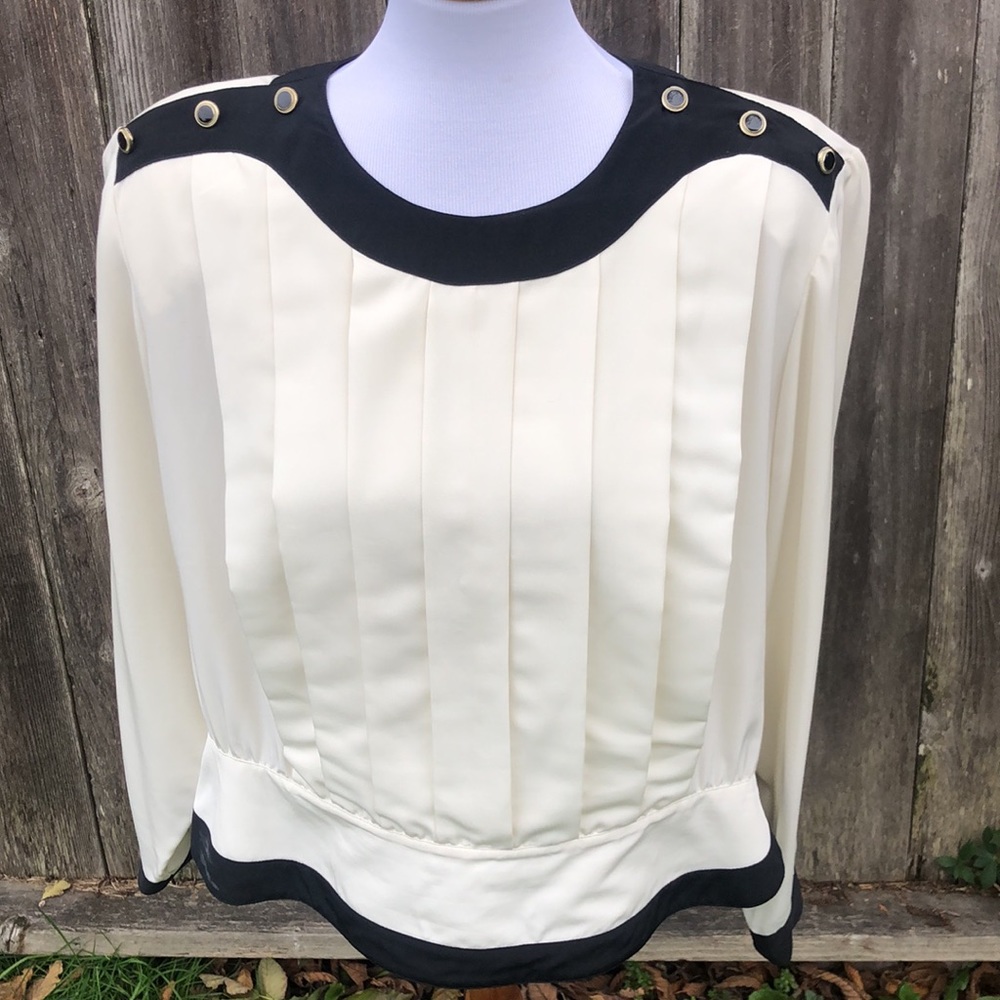 Vintage Pleated Josephine Blouse with Gold-rimmed Shiny Black Buttons!! Size 24W